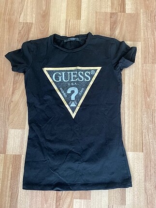 Guess small Tshirt