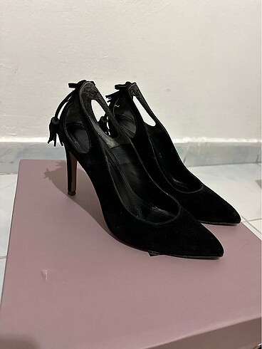 Süet stiletto