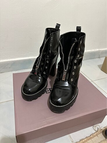 Zara Zara rugan görünümlü açma deri platform bot