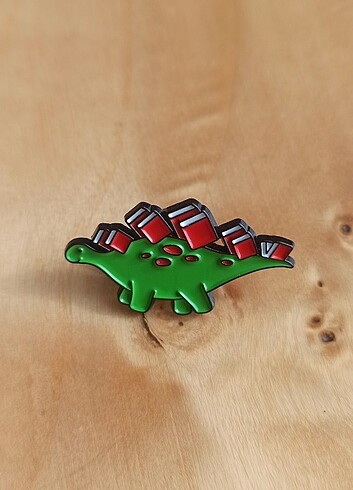 Stegosaurus dinosor pin broş rozet 