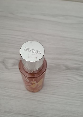 Beden Renk Guess Ibiza Radiant Kadın Parfümü 250 ml