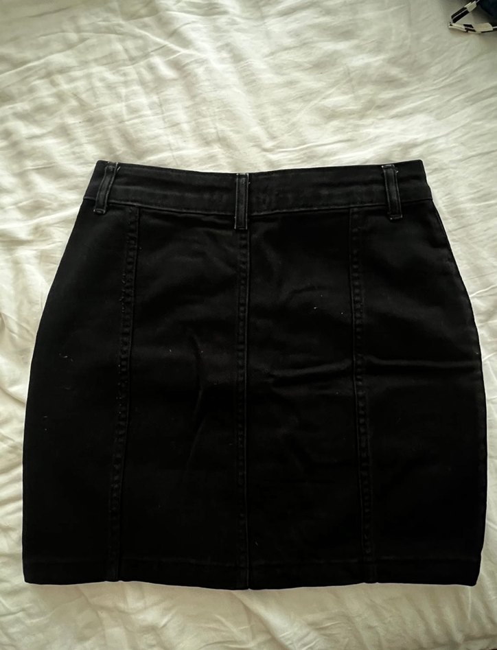 Düğmeli Siyah  Denim Etek - Görsel 3