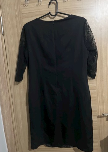 Parlak Siyah V Yaka Midi Elbise - Görsel 2