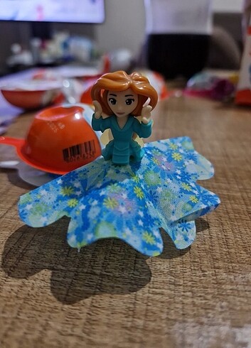 Kinder joy etekli prenses 