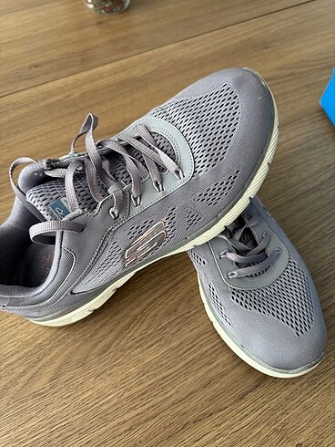 Skechers spor ayakkabı
