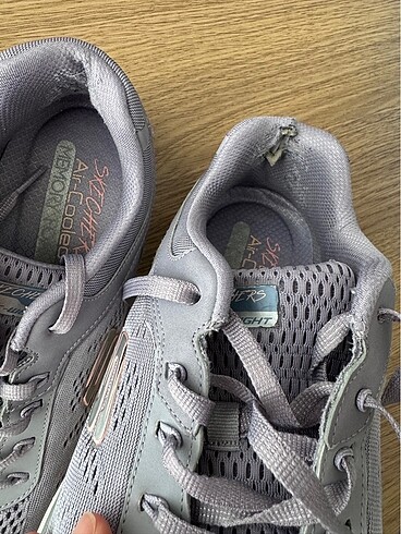 40 Beden mor Renk Skechers spor ayakkabı