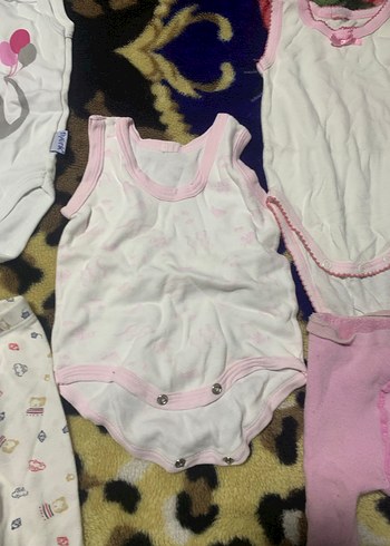 Dantel Detaylı Pembe Askısız Bebek Body - Görsel 3