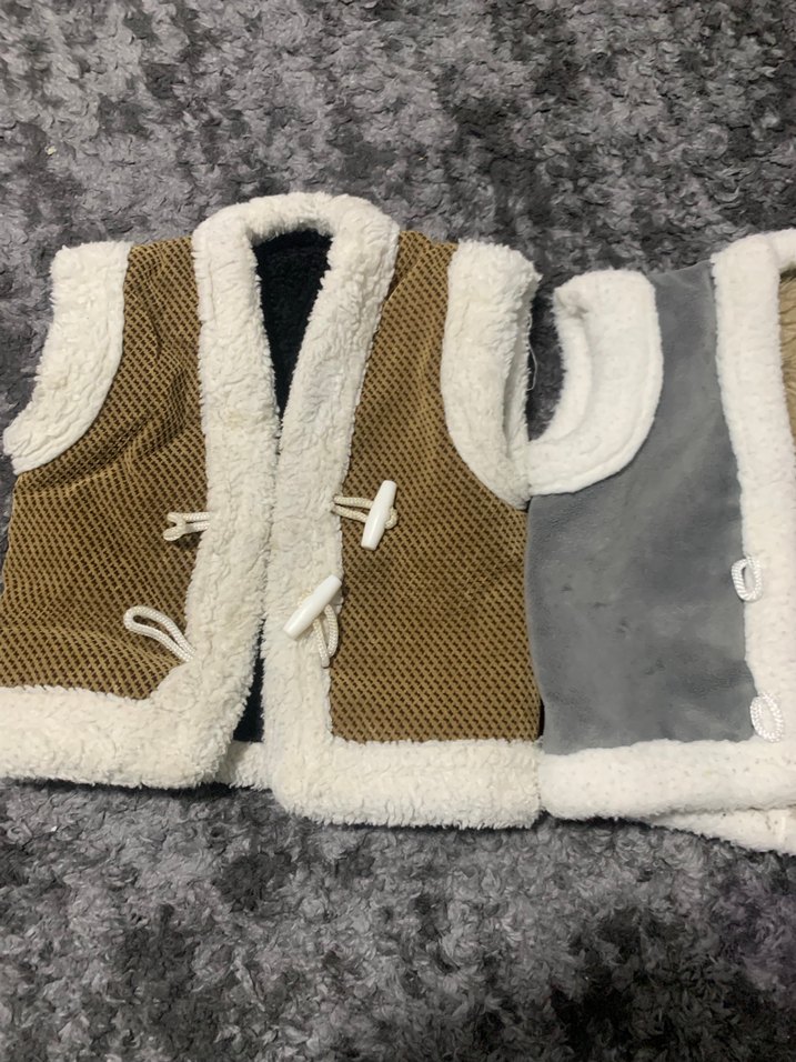 Erkek Çocuk Gri Kürklü Kapüşonlu Yelek - Görsel 2