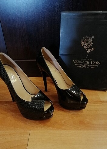 versace topuklu ayakkabı 