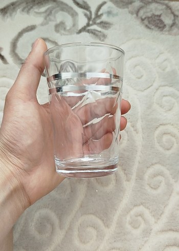 Gri Çizgili Beyaz Cam Bardak