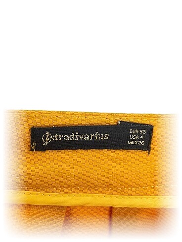 36 Beden Stradivarius Mini Etek %70 İndirimli.