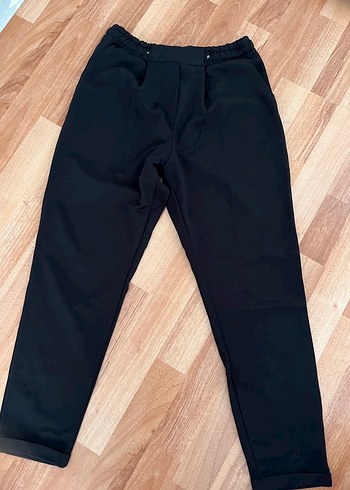 Siyah Kadın Regular Fit Pilili Kumaş Pantolon