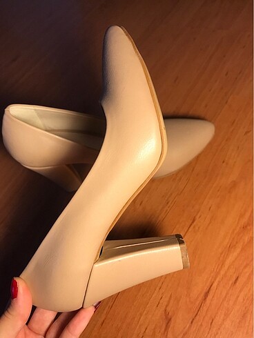 Flo Ayakkabı Krem renk topuklu ayakkabı