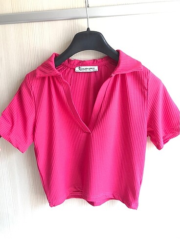 Pembe tişört