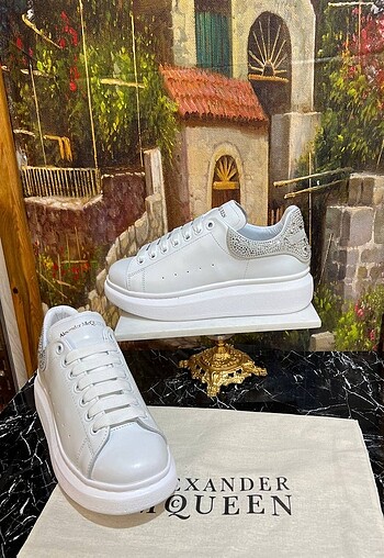 Alexander McQueen Alexander McQueen