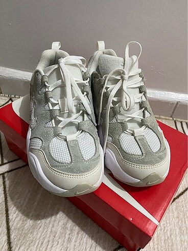 37,5 Beden beyaz Renk Nike tech hera