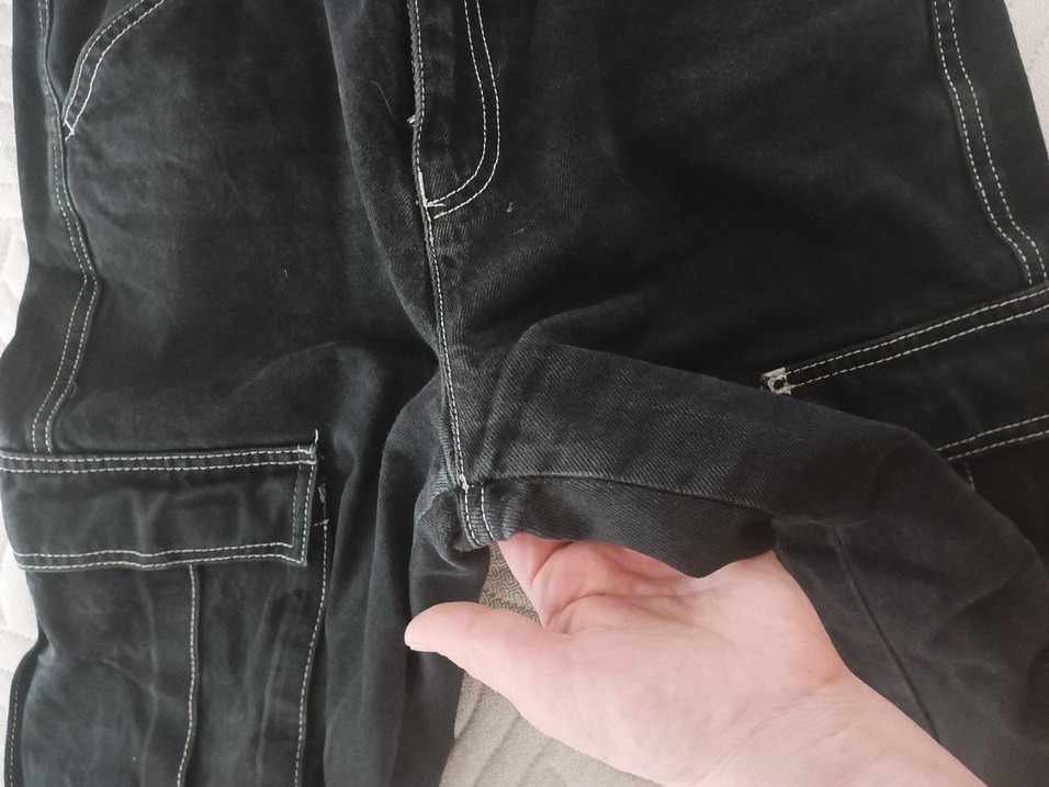 Siyah Bel Detaylı Geniş Kesim Kadın Kot Pantolon - Görsel 4