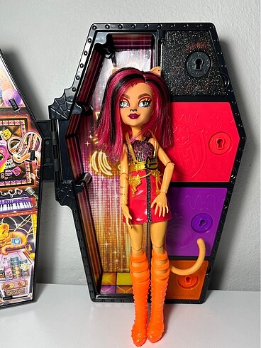 Monster High Monster High oyuncak bebek toralei