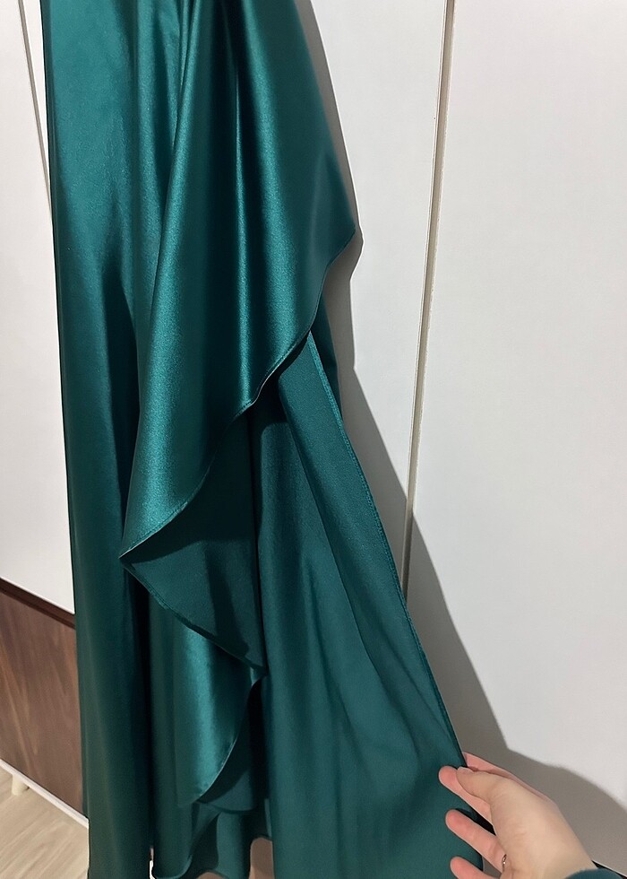 Zümrüt yeşili elbise - Görsel 3