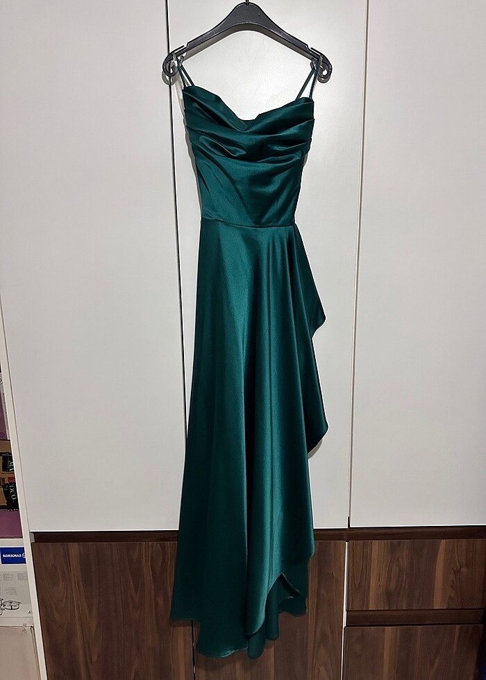 Zümrüt yeşili elbise - Görsel 4