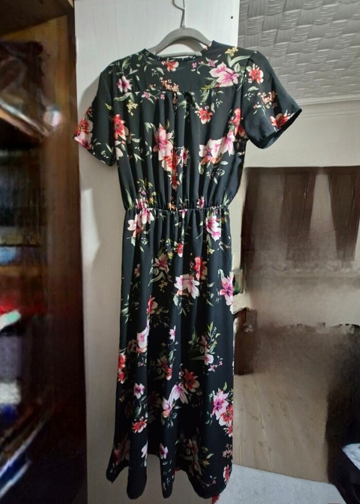 Çiçekli elbise - Görsel 4