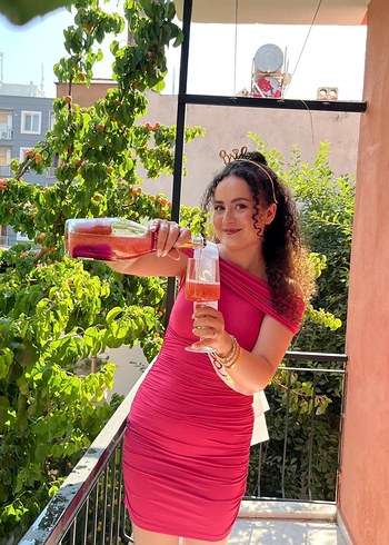Pembe bekarlığa veda elbisesi