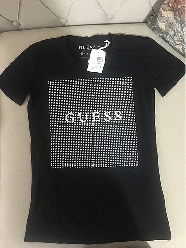 Guess bayan tişört