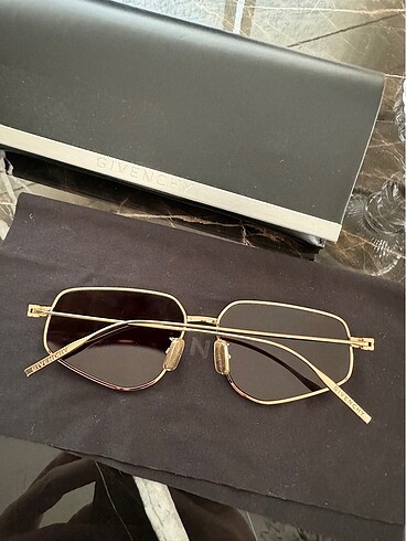 Beden siyah Renk GIVENCHY Gözlük