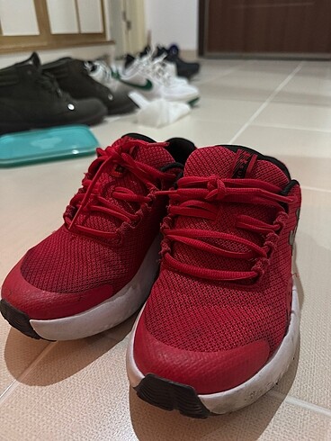 Under armour spor ayakkabı