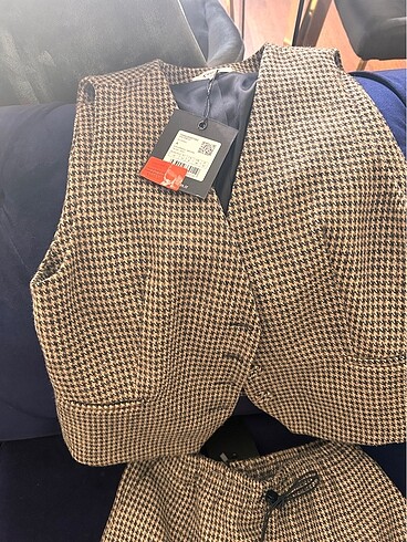twist yelek pantolan kaşe takım