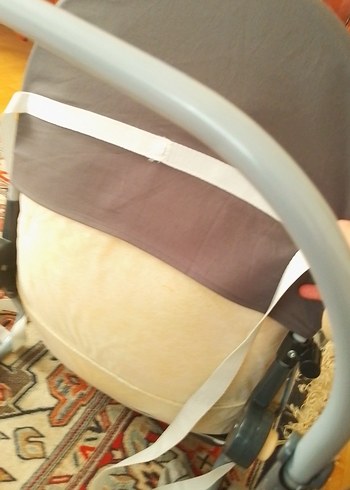 Bej ve Gri Emzirme ve Hamilelik Yastığı ama kucagi - Görsel 3