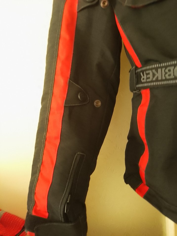 Kemer Detaylı Kırmızı Siyah Biker Ceket - Görsel 3