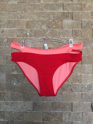 40 Beden Kırmızı bikini altı