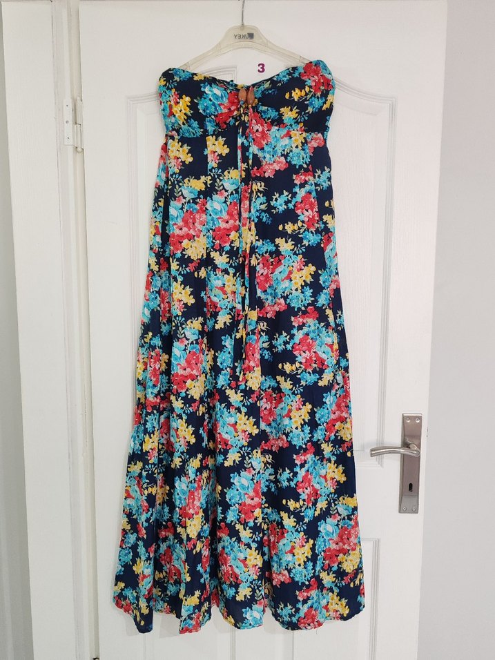 Çiçek Desenli Uzun Straplez Elbise - Görsel 5