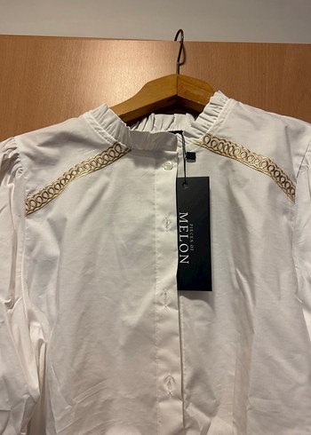 Nakışlı Beyaz Kadın Gömlek - Görsel 3