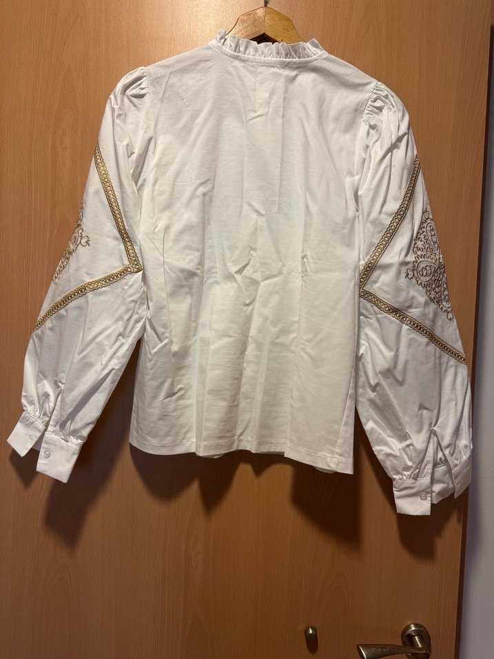 Nakışlı Beyaz Kadın Gömlek - Görsel 2