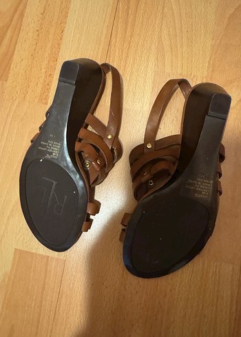 Kahverengi Deri Tokalı Dolgu Topuklu Sandalet - Görsel 2