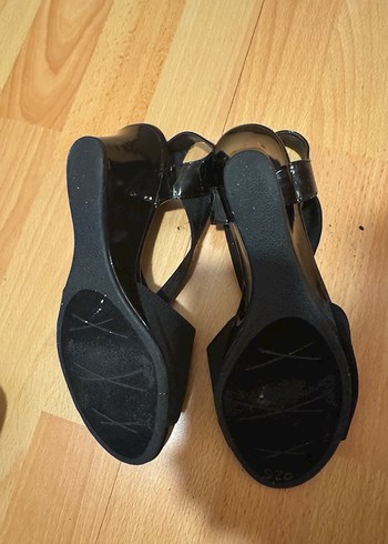 Siyah dolgu topuk - Görsel 2