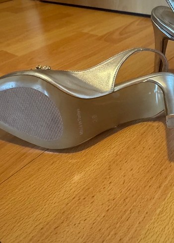 Gri Parlak Taş İşlemeli Stiletto Abiye Ayakkabı - Görsel 4