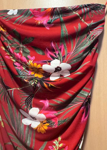 Kırmızı Çiçek Desenli İp Askılı Mini Bluz - Görsel 5