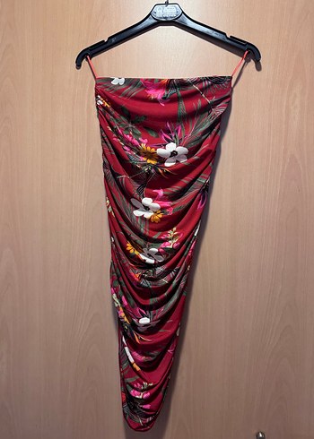 Kırmızı Çiçek Desenli İp Askılı Mini Bluz - Görsel 4