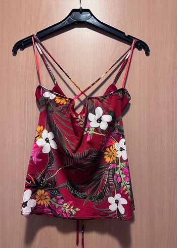 Kırmızı Çiçek Desenli İp Askılı Mini Bluz - Görsel 6