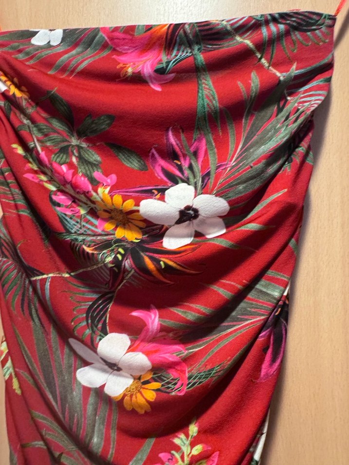 Kırmızı Çiçek Desenli İp Askılı Mini Bluz - Görsel 5