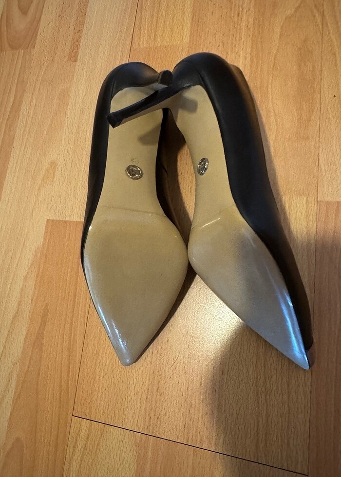 Topuklu ayakkabı - Görsel 4