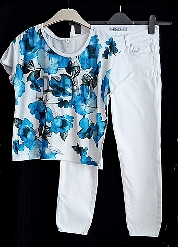 T-shirt ve kot pantolon 