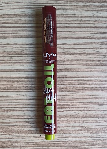NYX Click 11 in a mood gloss