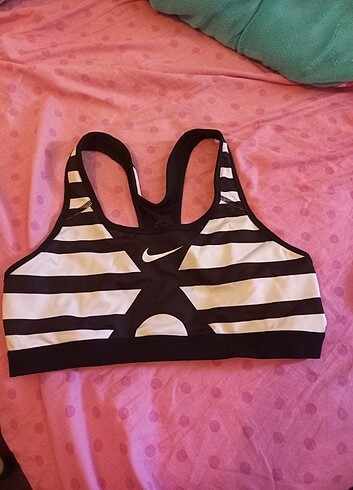 nike spor sütyen L beden