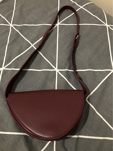 Pull&Bear model kol ve çapraz çanta