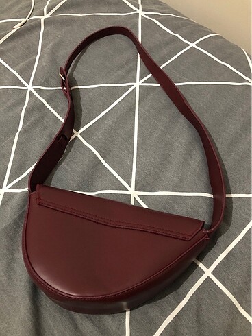 Diğer Pull&Bear model kol ve çapraz çanta