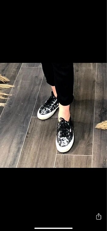 Superga pullu